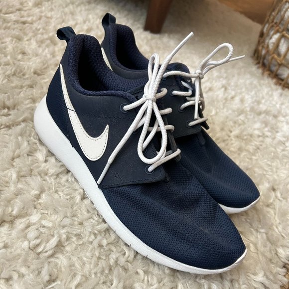 Nike Roshe - Picture 1 of 4